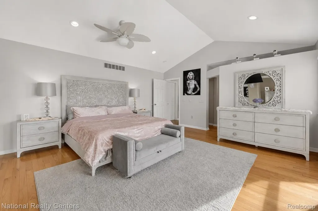 560 Black Oaks Trail Howell City MI 48843