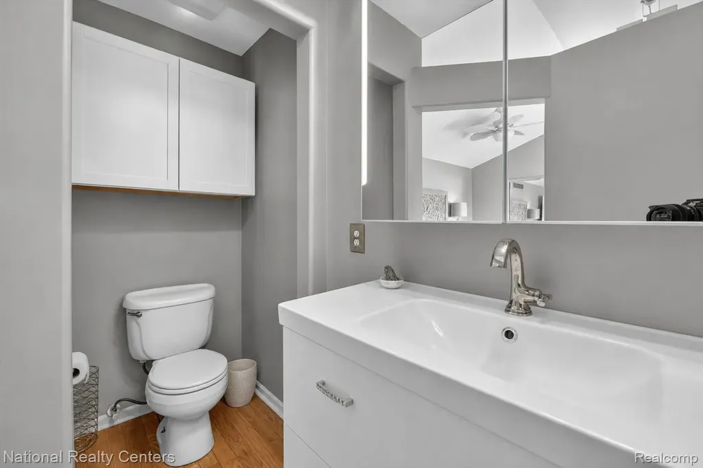 560 Black Oaks Trail Howell City MI 48843