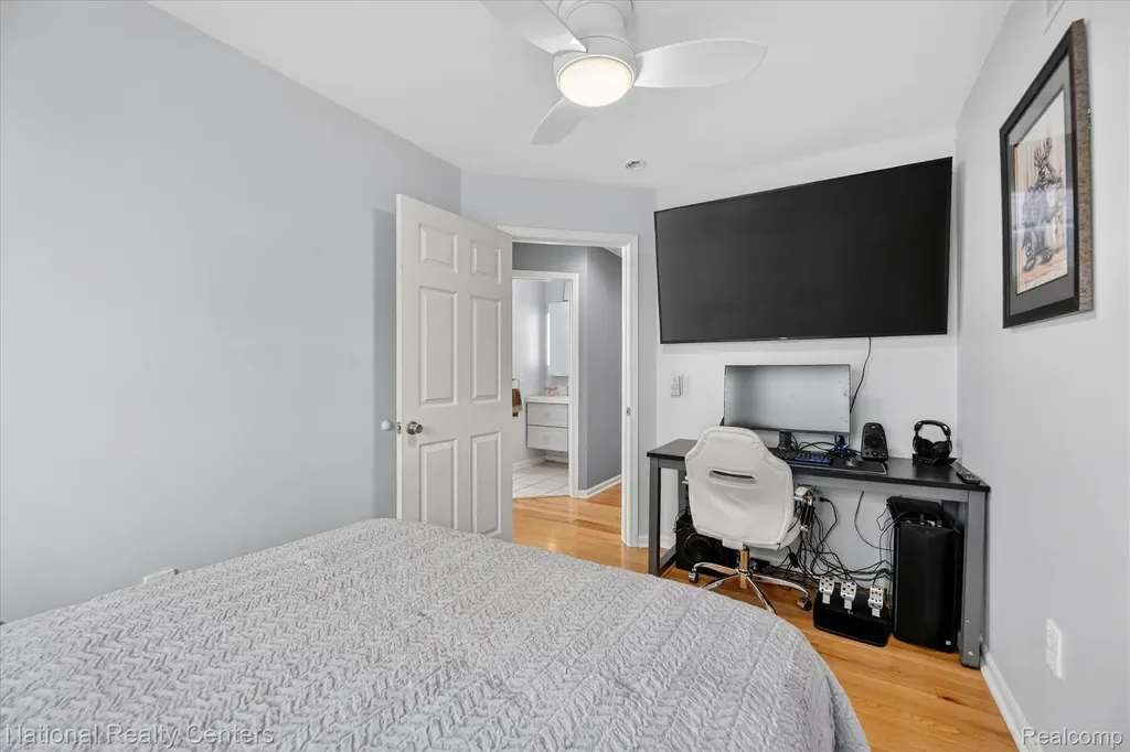 560 Black Oaks Trail Howell City MI 48843