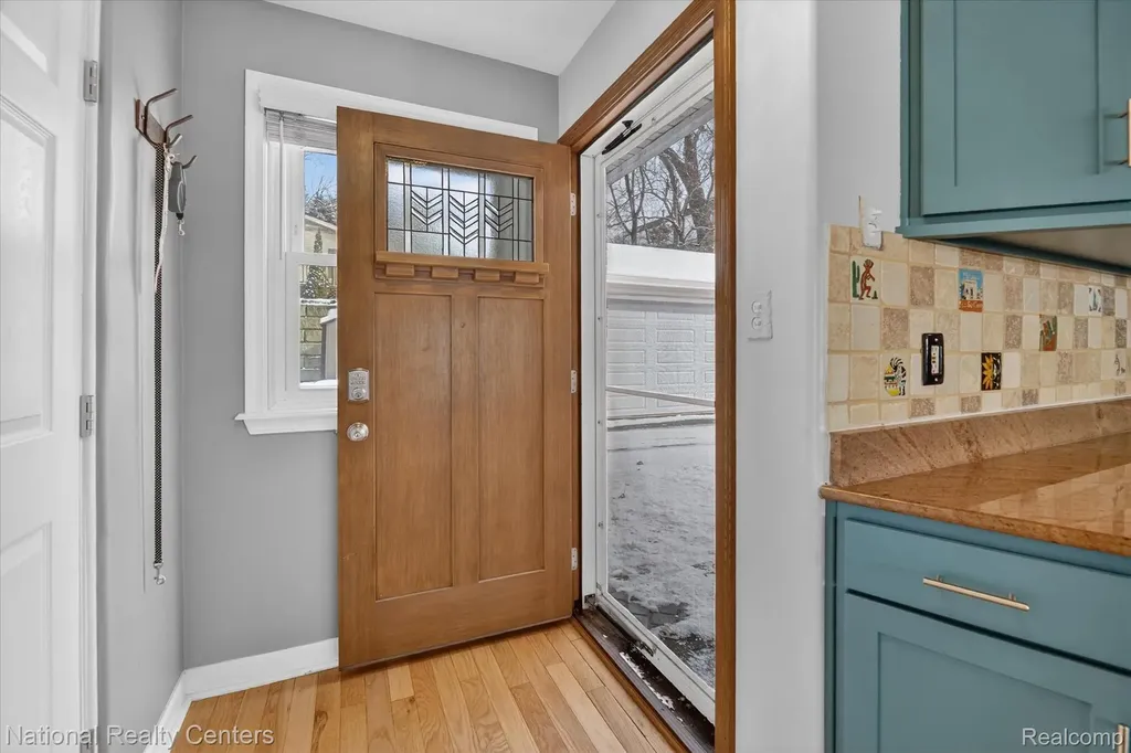 560 Black Oaks Trail Howell City MI 48843