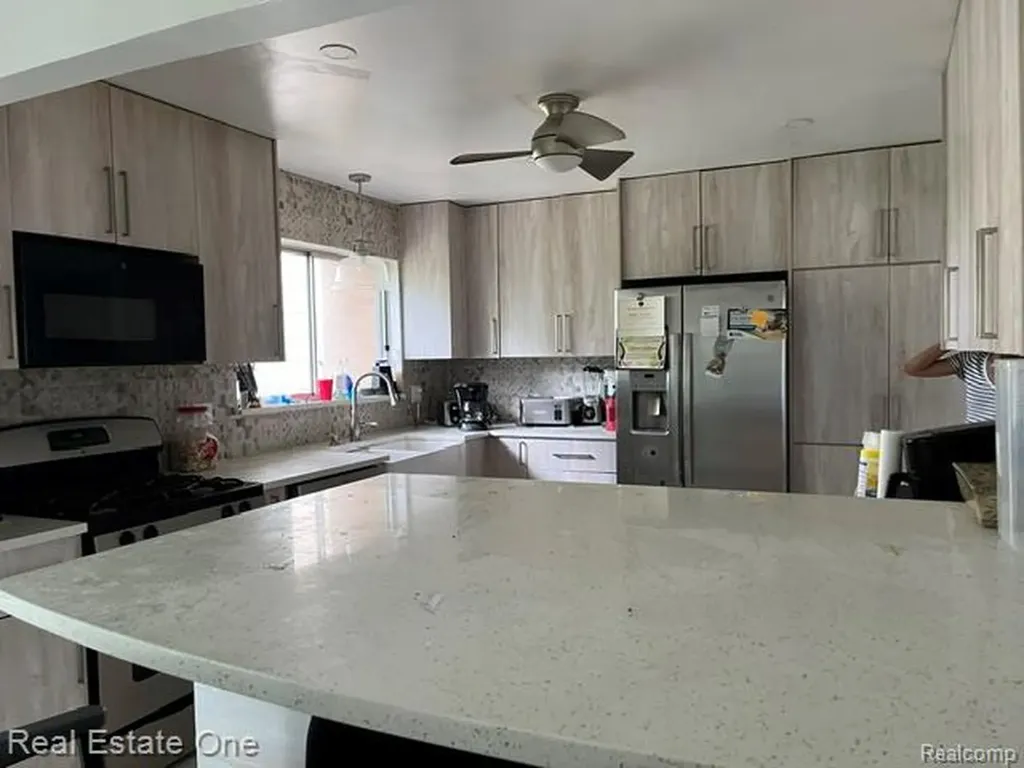 28835 Murray Crescent Drive Southfield City MI 48076