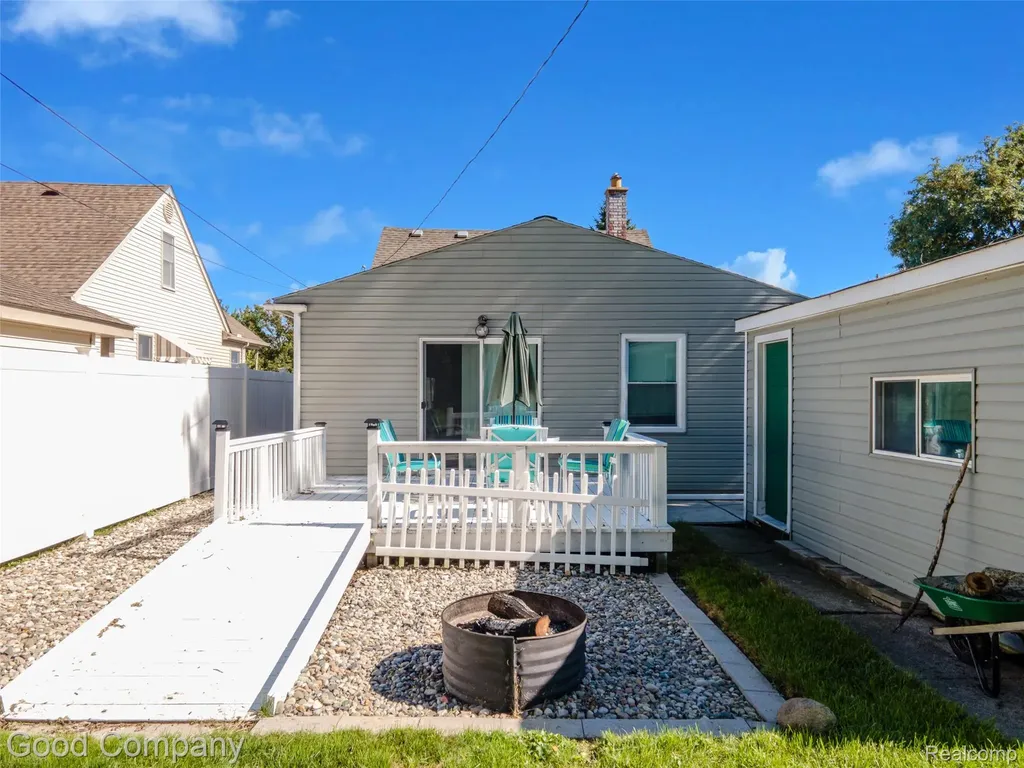 22000 Fresard Street St. Clair Shores City MI 48080