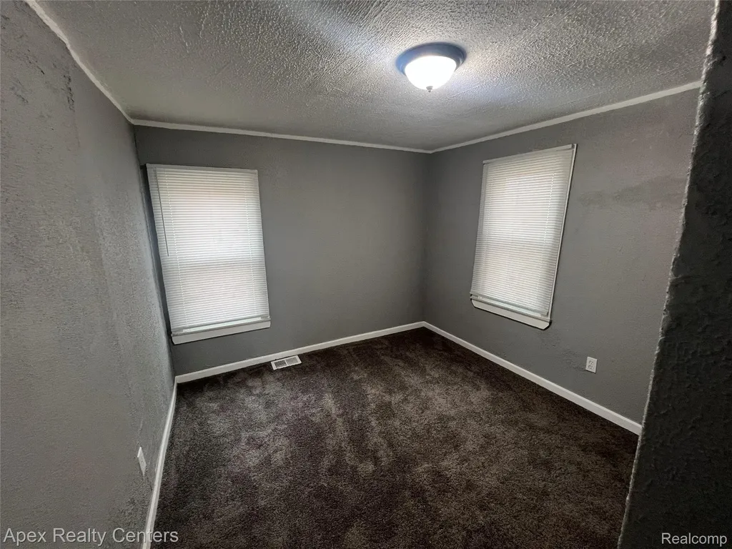 20411 Washburn Street Detroit City MI 48221
