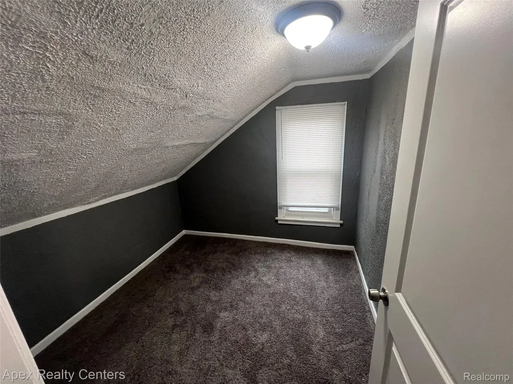 20411 Washburn Street Detroit City MI 48221