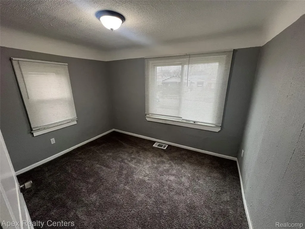 20411 Washburn Street Detroit City MI 48221
