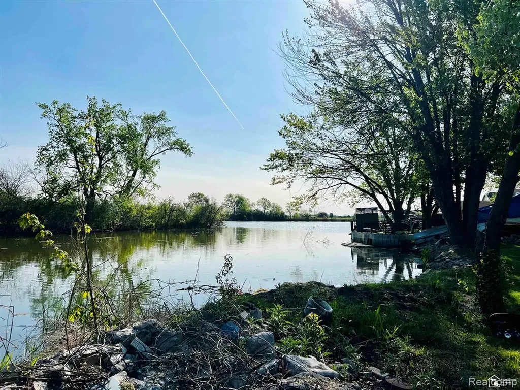 4925 Greenville Road Berlin Charter Township MI 48166
