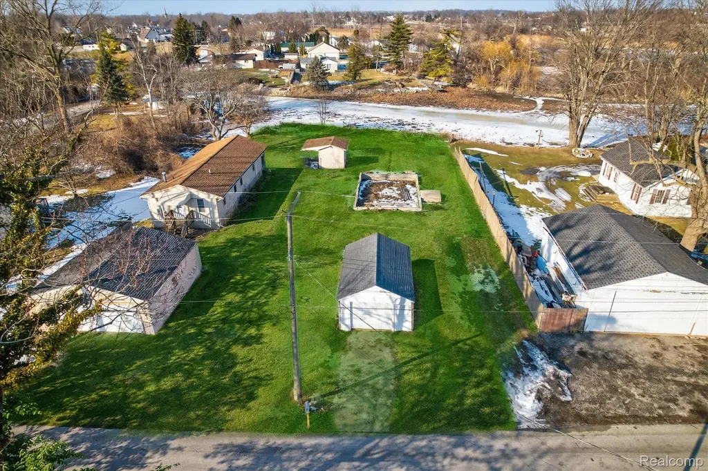 4925 Greenville Road Berlin Charter Township MI 48166