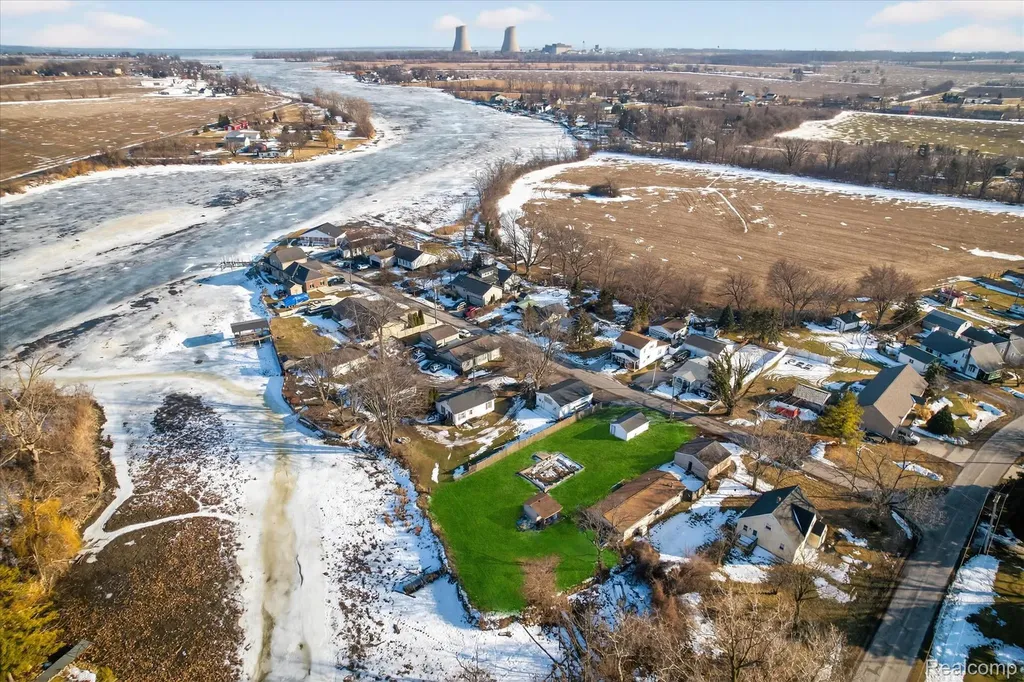 4925 Greenville Road Berlin Charter Township MI 48166