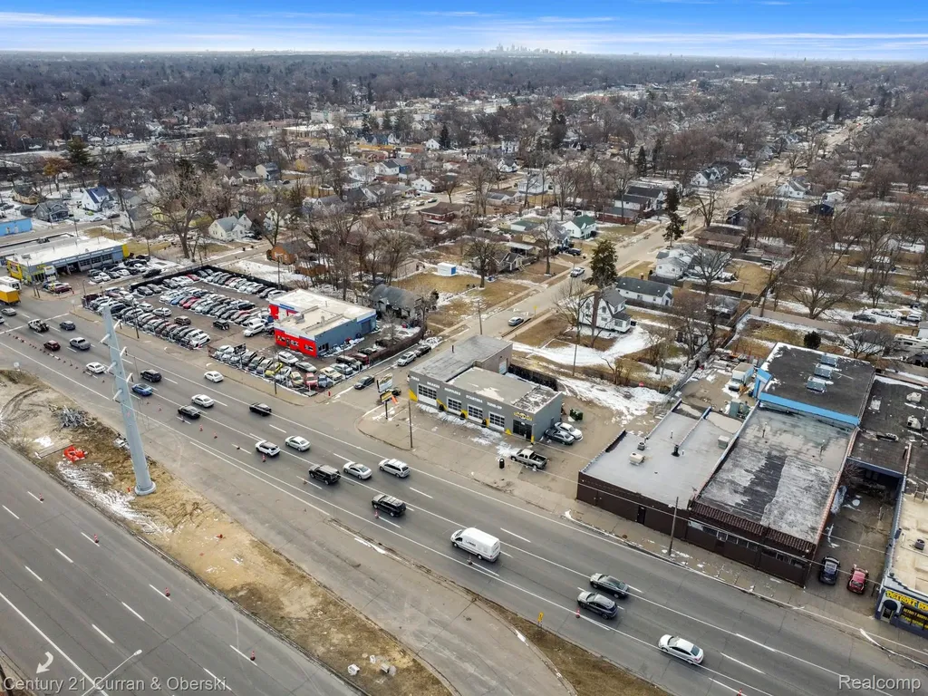 7417 W 8 Mile Road Detroit City MI 48221