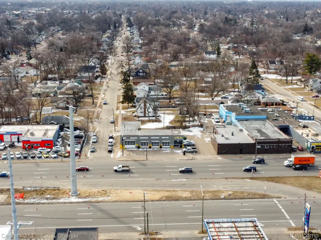 7417 W 8 Mile Road Detroit City MI 48221