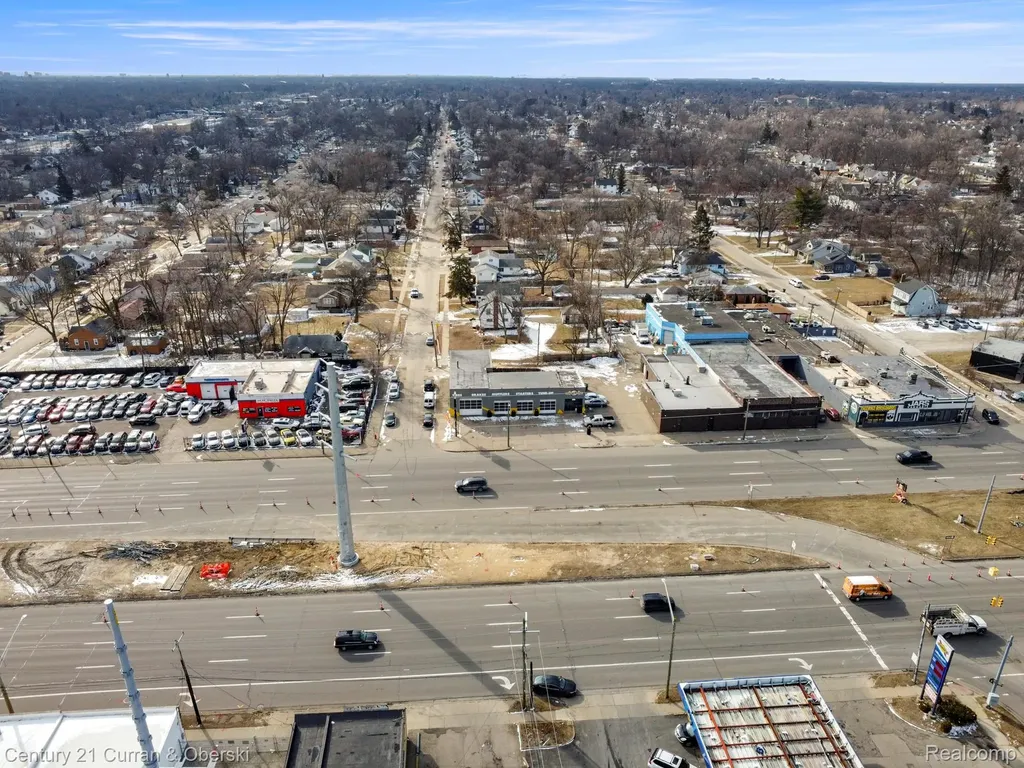 7417 W 8 Mile Road Detroit City MI 48221