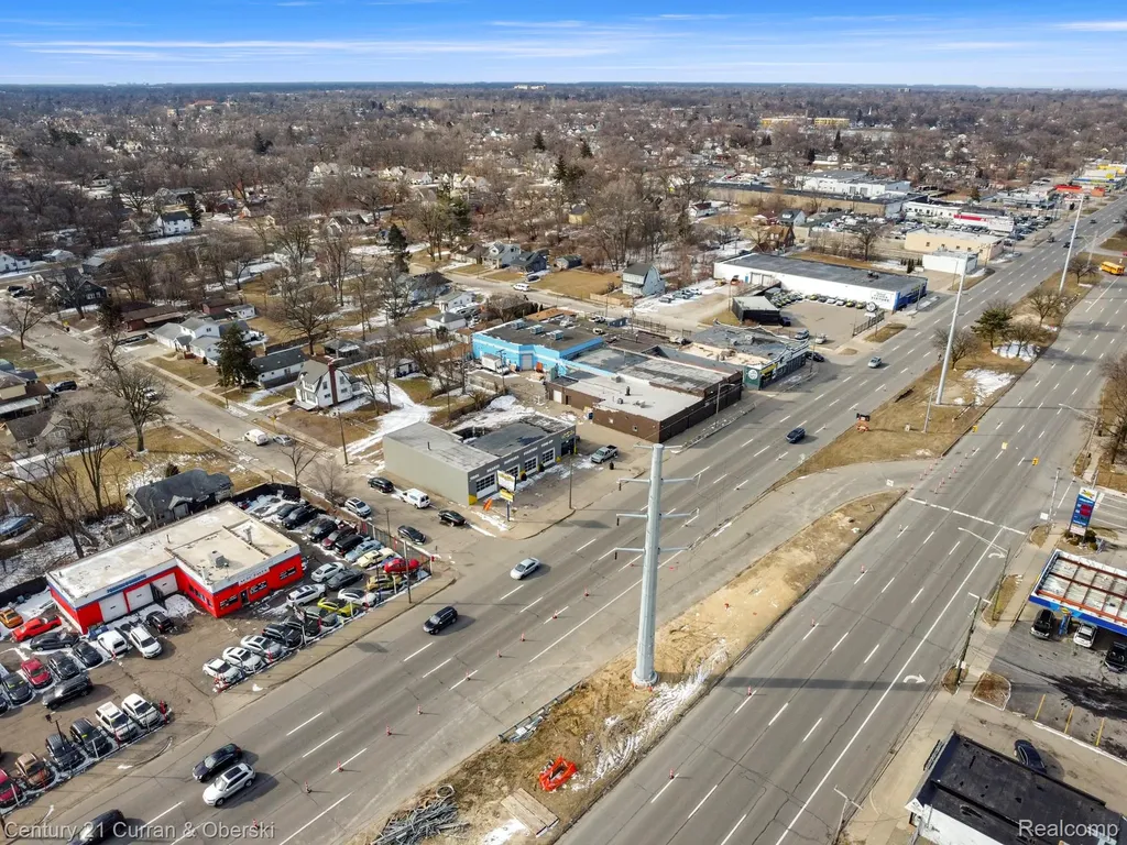 7417 W 8 Mile Road Detroit City MI 48221