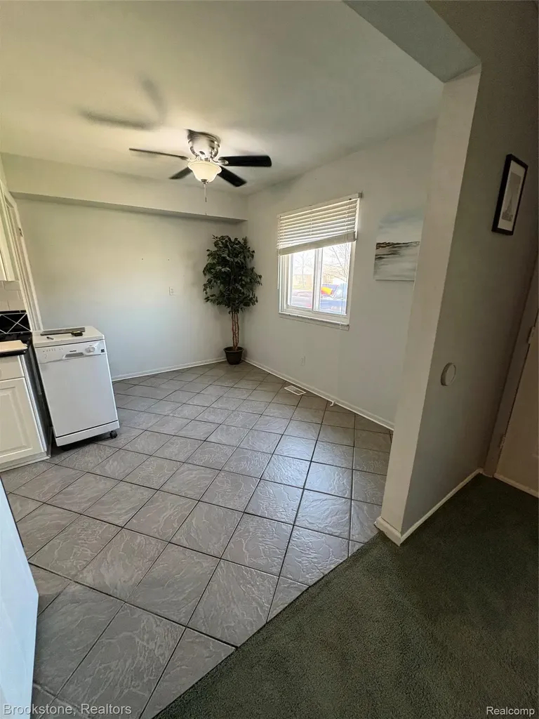 16444 E Terrace Court Roseville City MI 48066