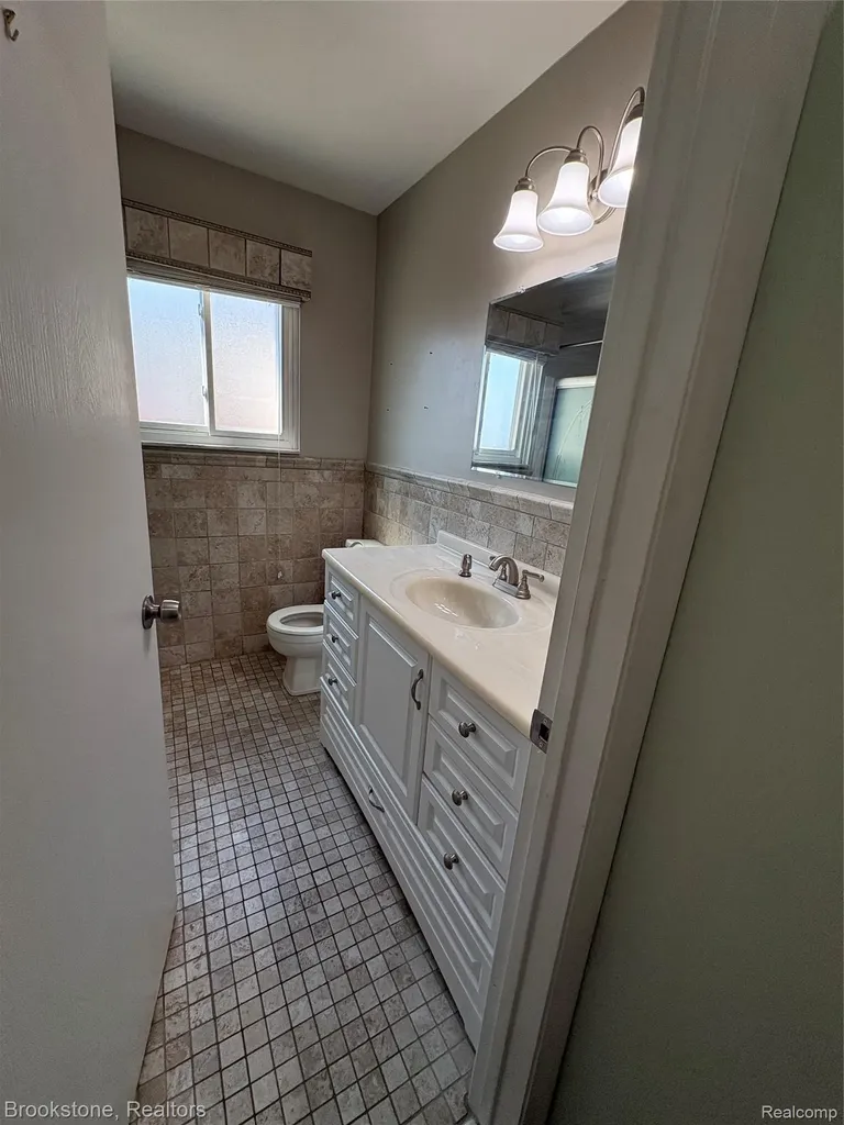 16444 E Terrace Court Roseville City MI 48066