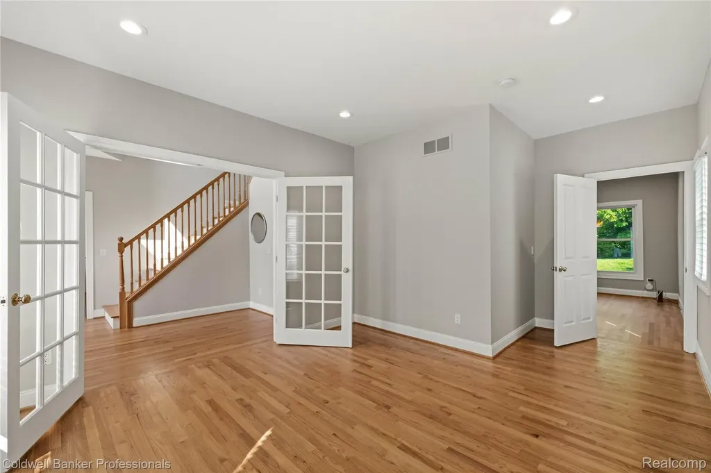 22139 Barclay Drive Novi City MI 48374