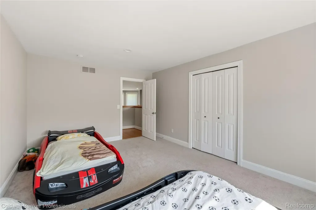 22139 Barclay Drive Novi City MI 48374