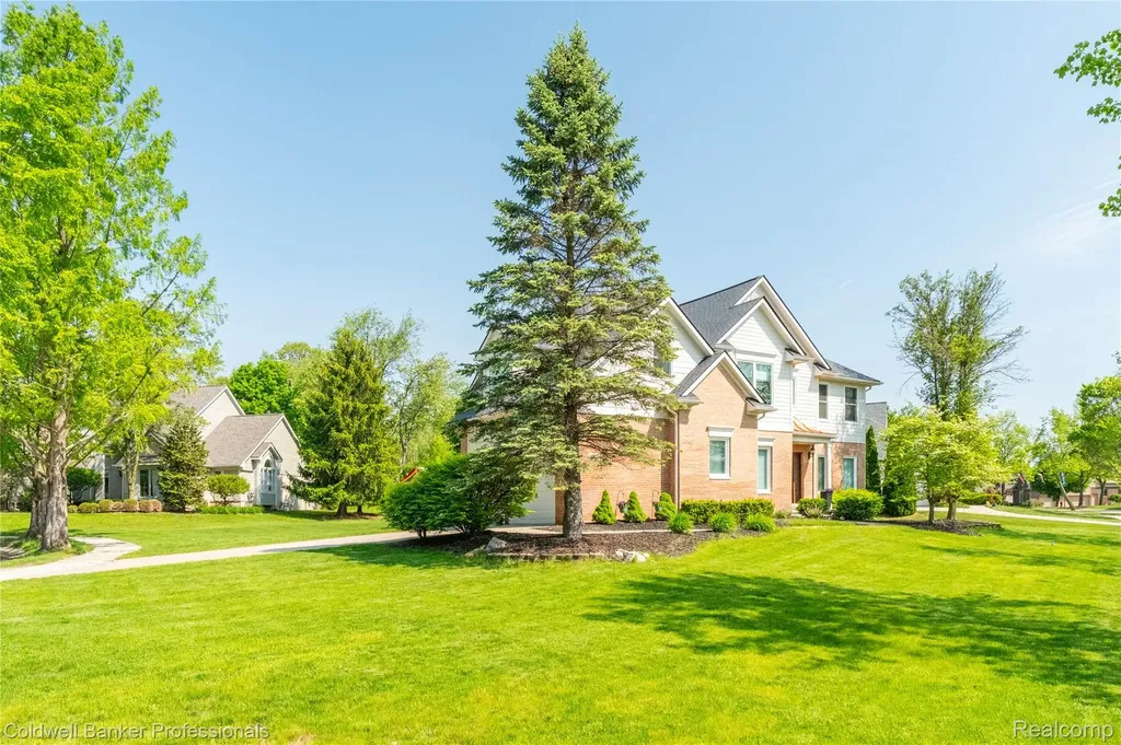 22139 Barclay Drive Novi City MI 48374