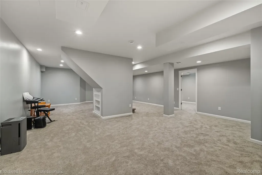 22139 Barclay Drive Novi City MI 48374
