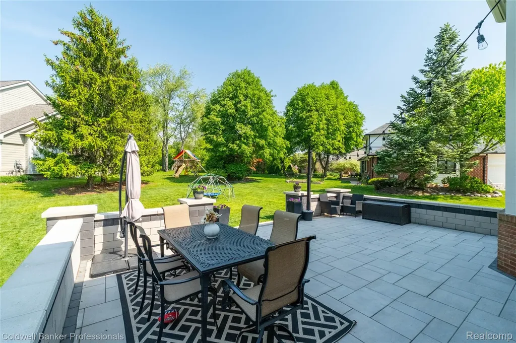 22139 Barclay Drive Novi City MI 48374