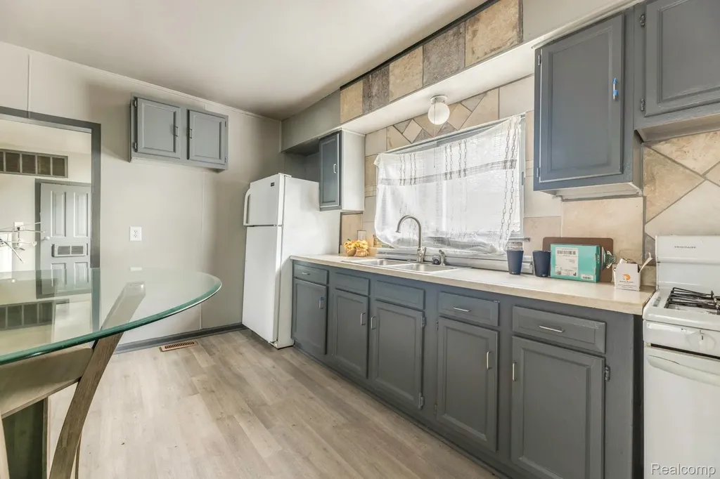 1109 Rawlins Street Port Huron City MI 48060