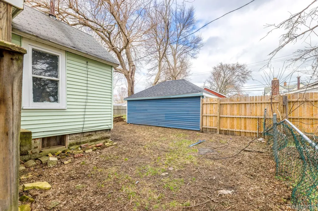 1109 Rawlins Street Port Huron City MI 48060