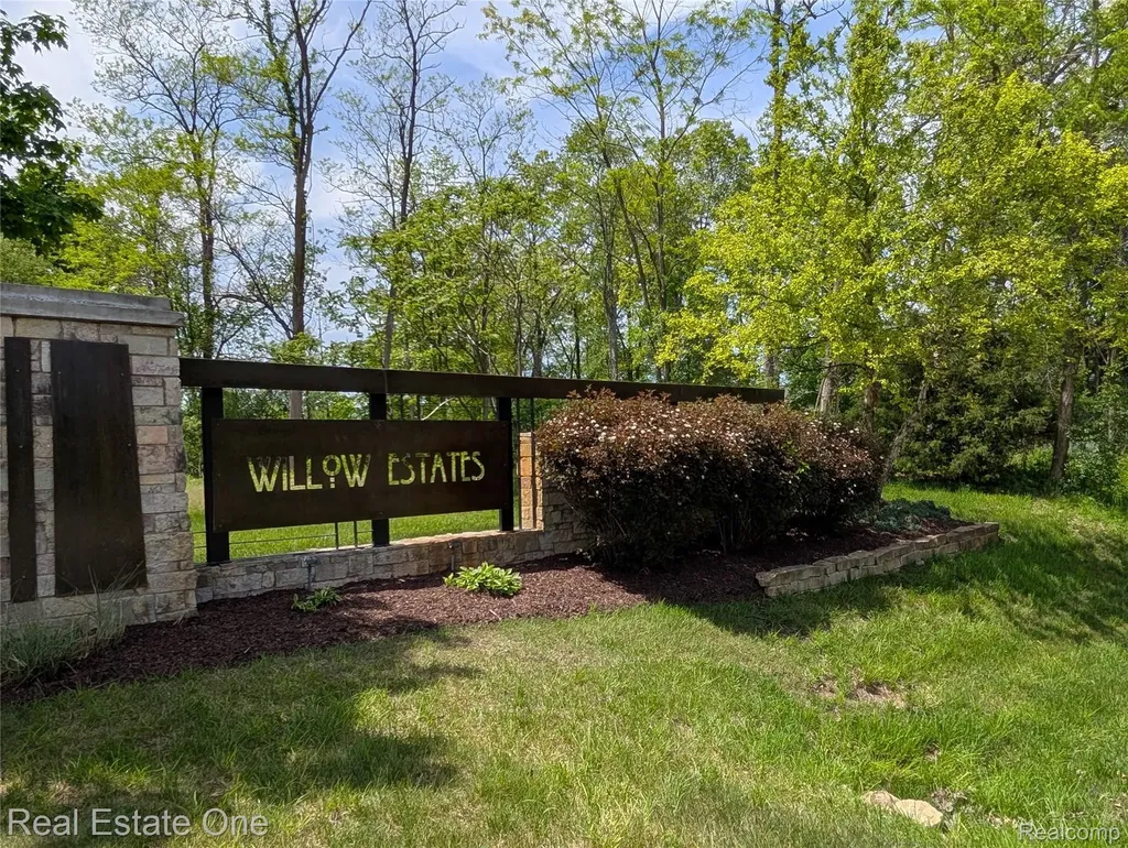 508 Woodstone Court White Lake Charter Township MI 48386