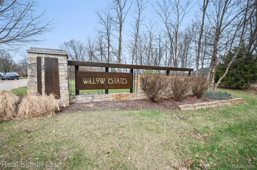 508 Woodstone Court White Lake Charter Township MI 48386