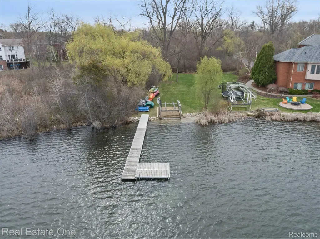 508 Woodstone Court White Lake Charter Township MI 48386