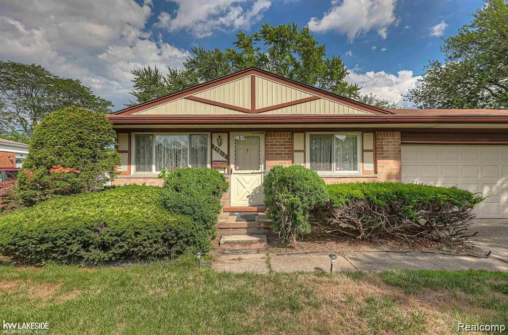 25810 Virginia Drive Warren City MI 48091
