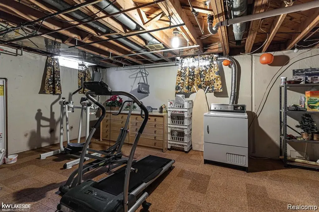 25810 Virginia Drive Warren City MI 48091
