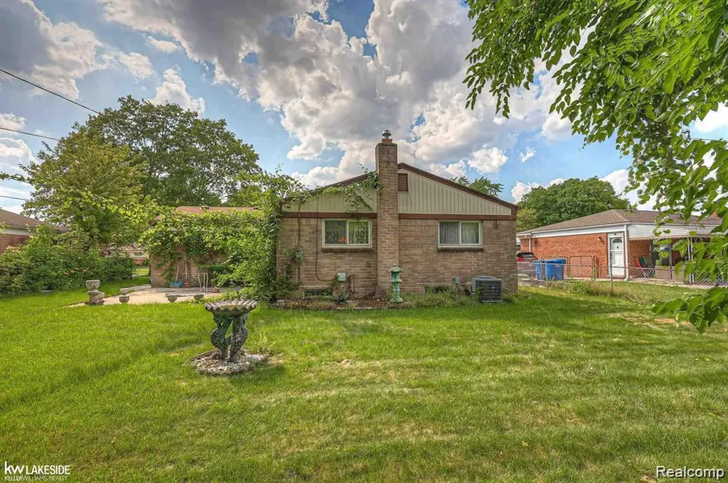 25810 Virginia Drive Warren City MI 48091