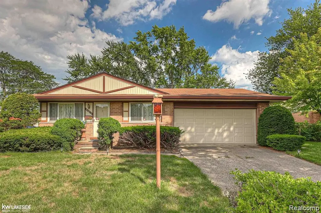 25810 Virginia Drive Warren City MI 48091