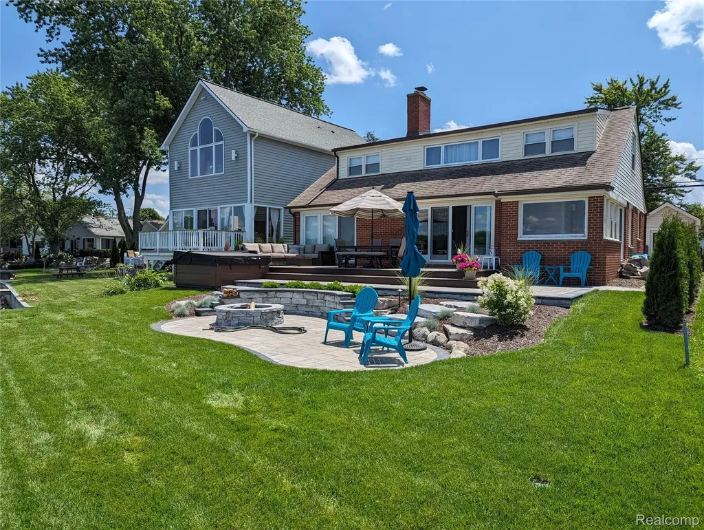 2525 Davista Drive Highland Charter Township MI 48356