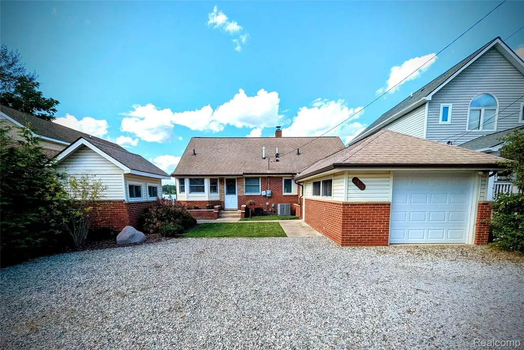 2525 Davista Drive Highland Charter Township MI 48356