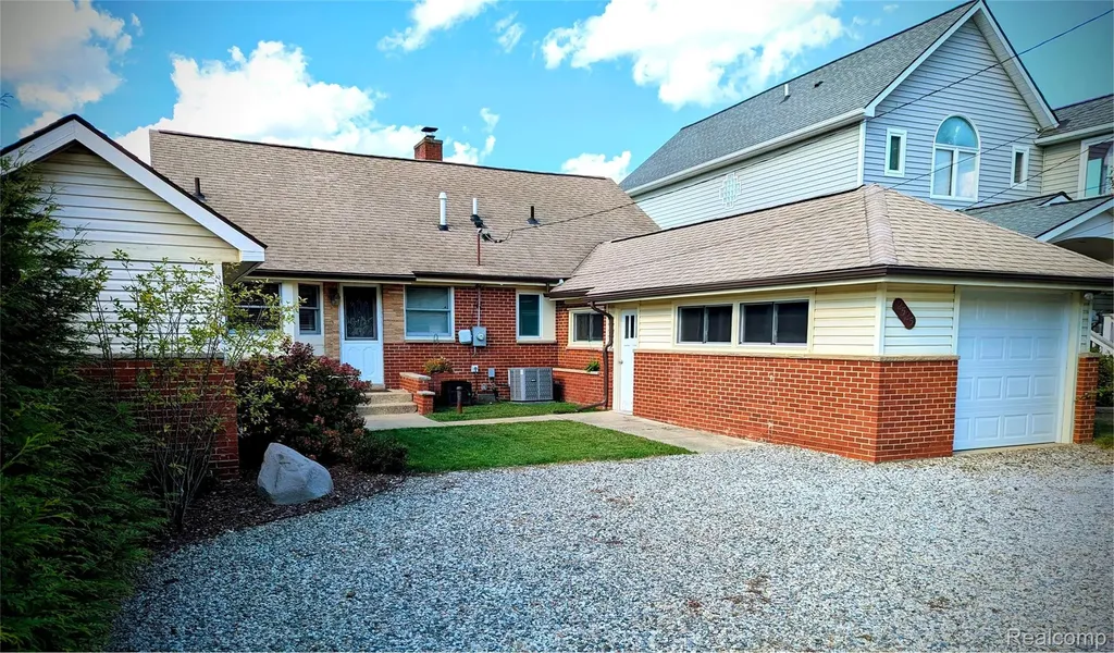 2525 Davista Drive Highland Charter Township MI 48356