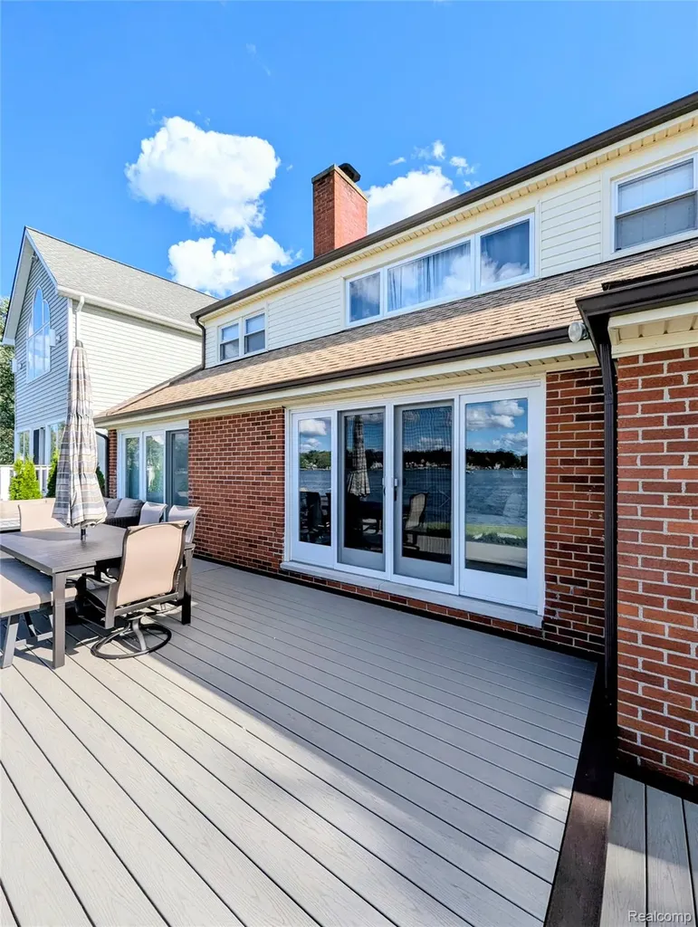 2525 Davista Drive Highland Charter Township MI 48356