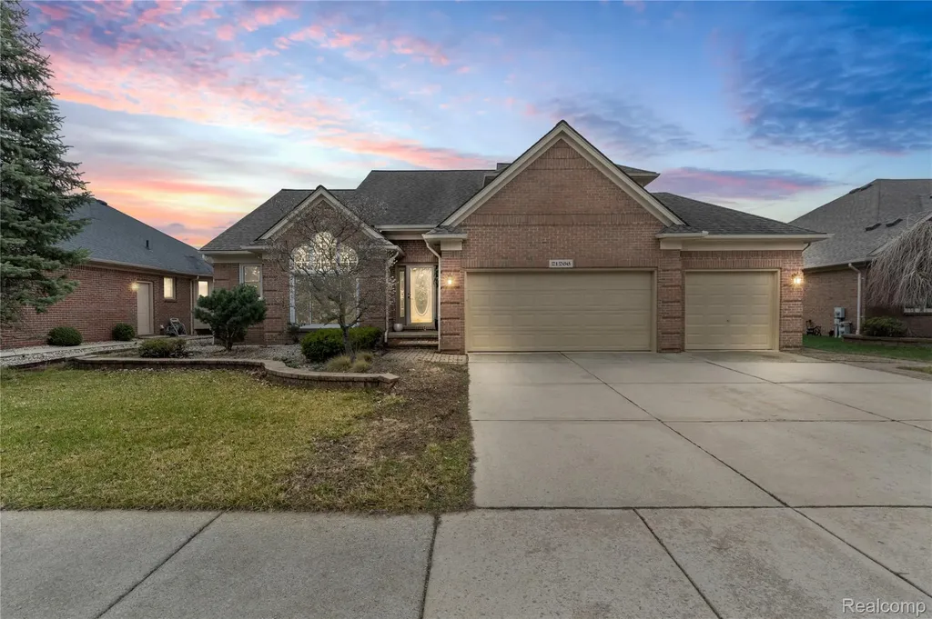 21266 Summerfield Drive Macomb Township MI 48044