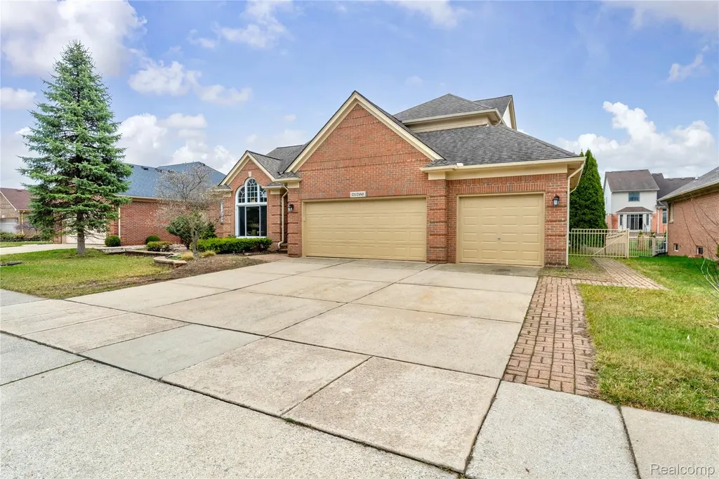 21266 Summerfield Drive Macomb Township MI 48044