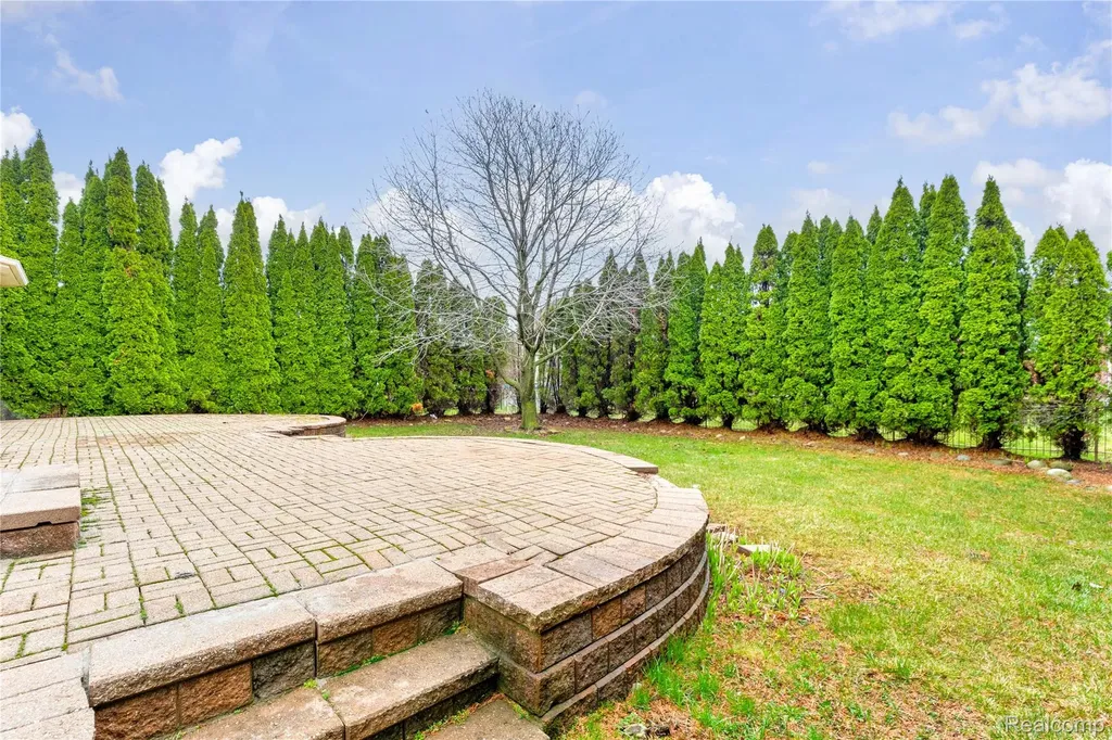 21266 Summerfield Drive Macomb Township MI 48044