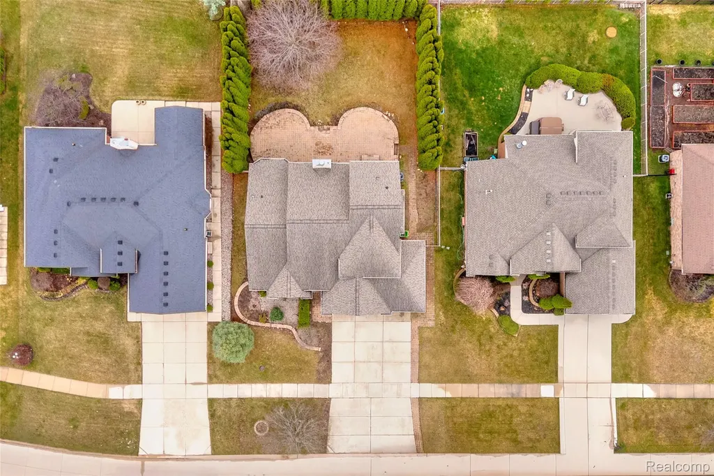 21266 Summerfield Drive Macomb Township MI 48044
