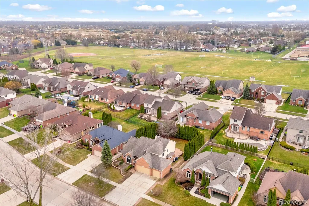 21266 Summerfield Drive Macomb Township MI 48044