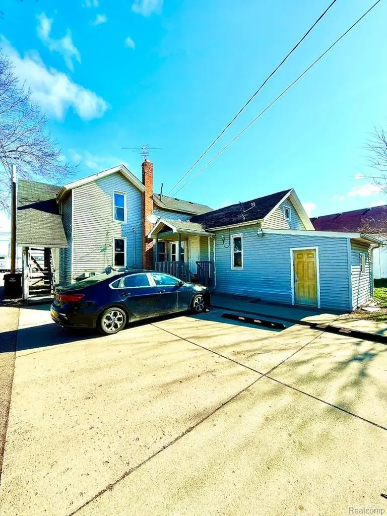 35449 Clinton Street Wayne City MI 48184