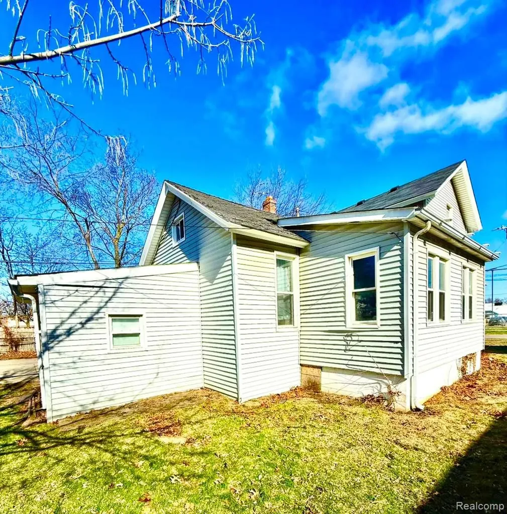 35449 Clinton Street Wayne City MI 48184