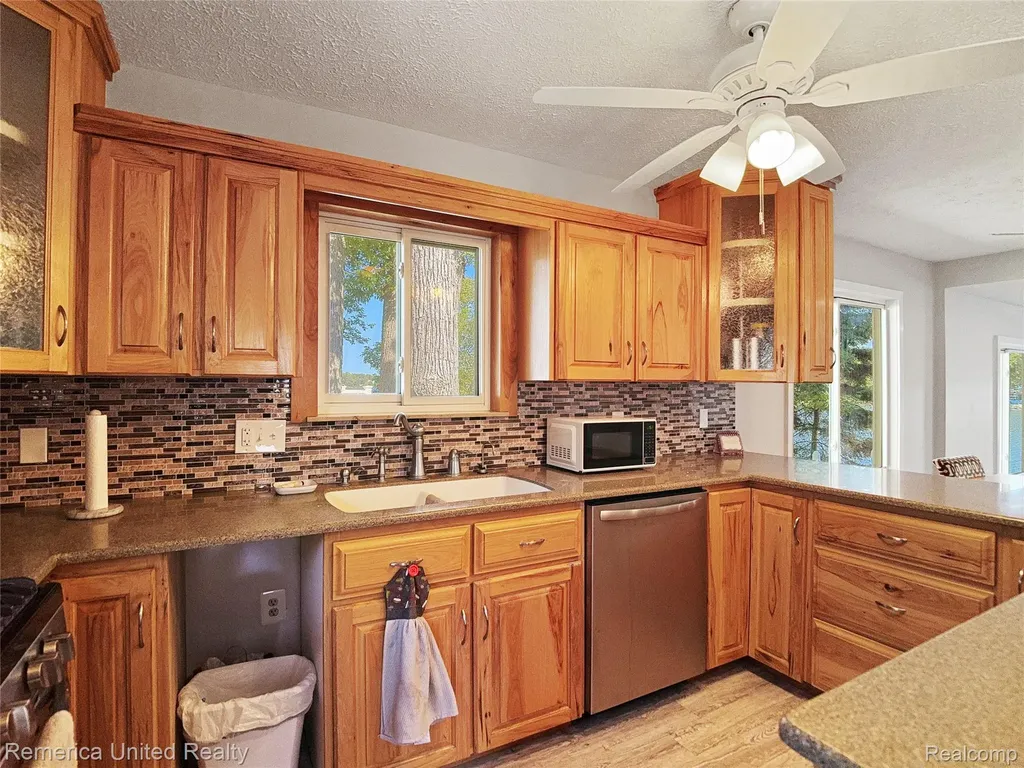 16431 Oak Hill Drive Argentine Township MI 48430