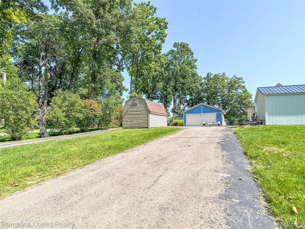 16431 Oak Hill Drive Argentine Township MI 48430