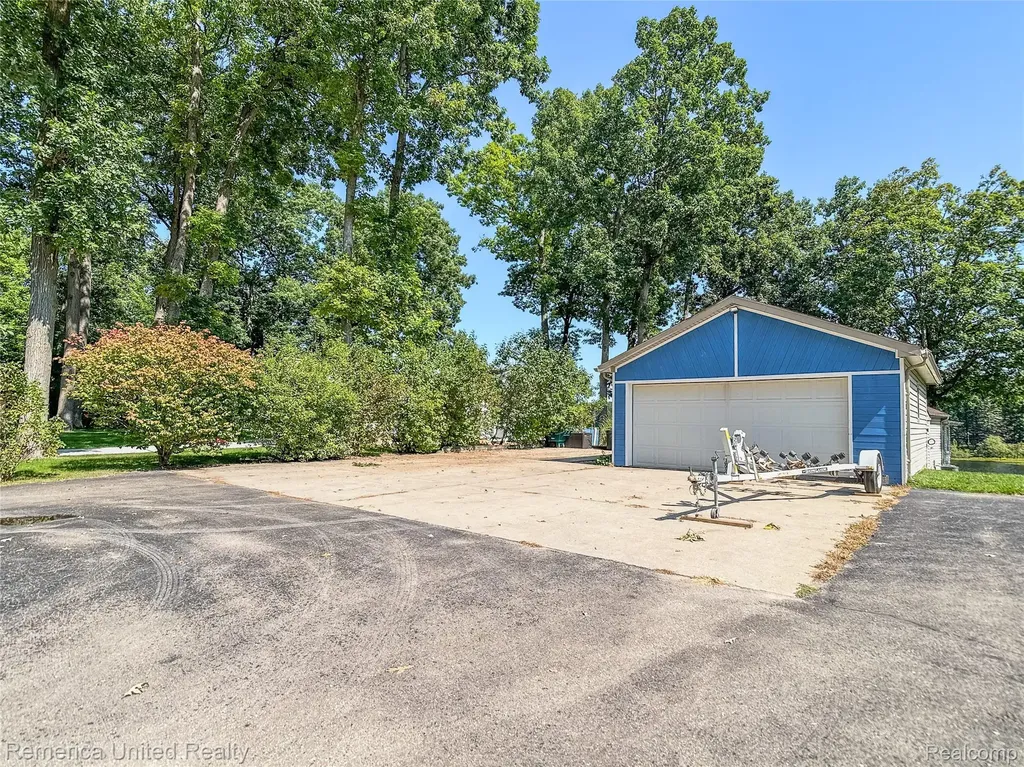 16431 Oak Hill Drive Argentine Township MI 48430