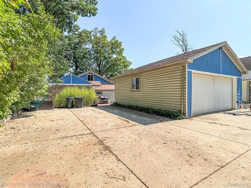16431 Oak Hill Drive Argentine Township MI 48430