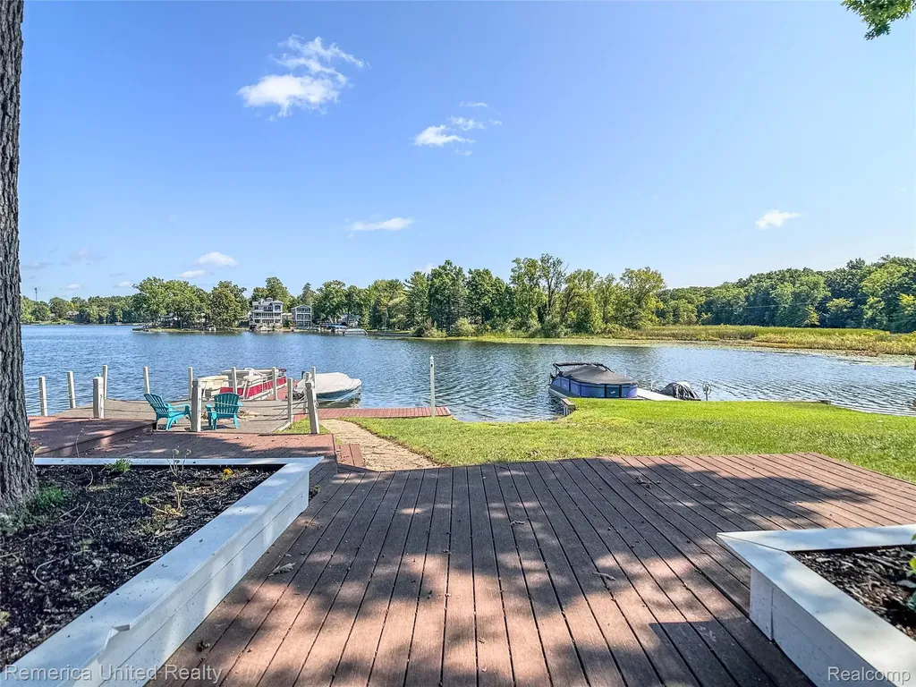 16431 Oak Hill Drive Argentine Township MI 48430