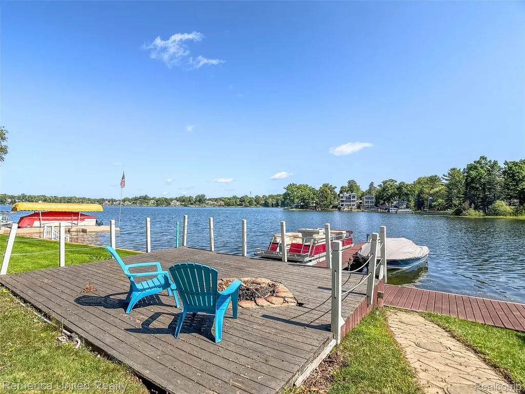 16431 Oak Hill Drive Argentine Township MI 48430