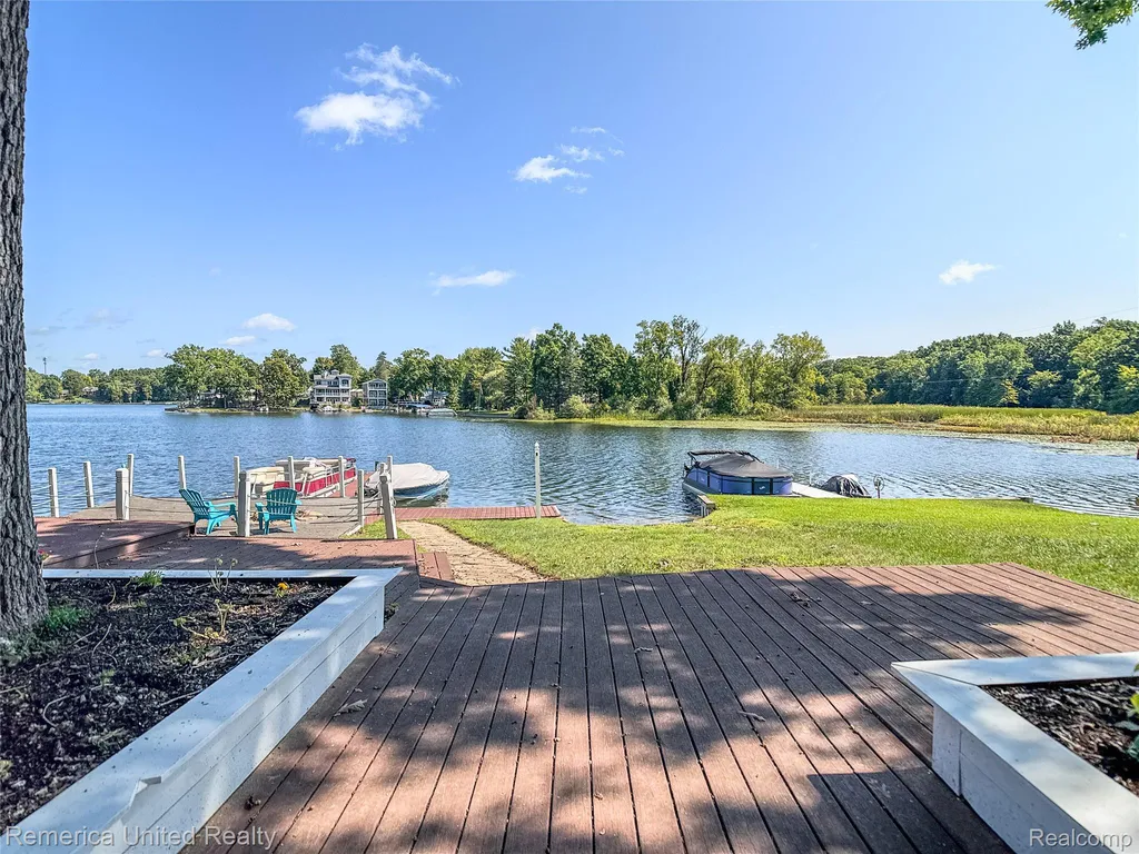 16431 Oak Hill Drive Argentine Township MI 48430